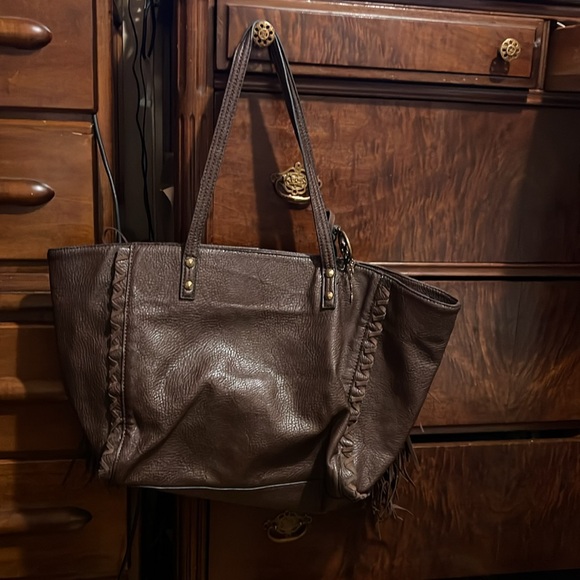 Brown faux leather Jessica Simpson fringe tote. - Picture 2 of 6